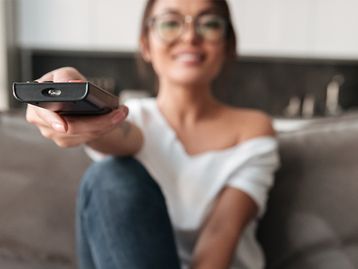 Além da Netflix, conheça 8 plataformas de streaming de vídeo