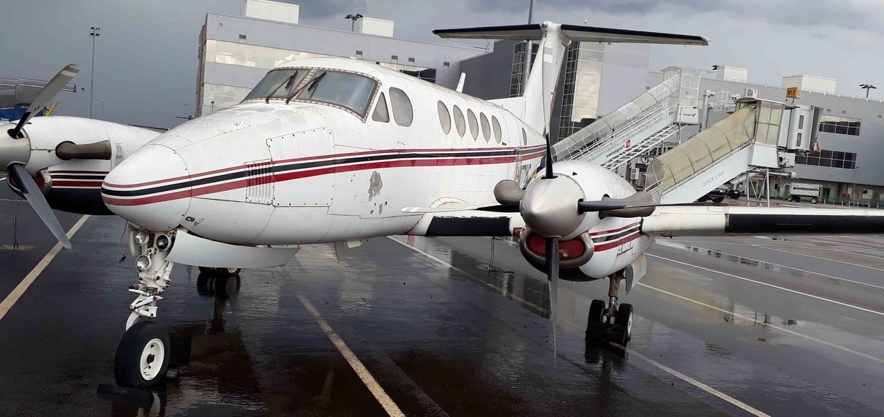 Leilão da Receita tem Macbooks, celulares e até um avião