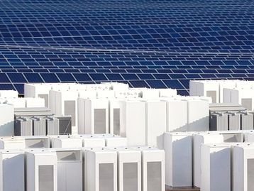 Tesla fabrica secretamente bateria gigante para abastecer cidade