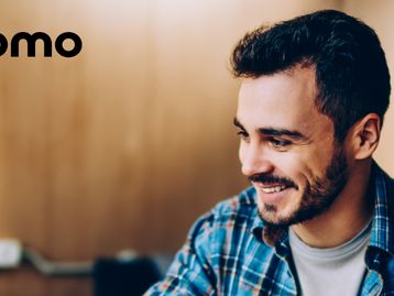 App transforma qualquer um em trader; conheça os binomistas