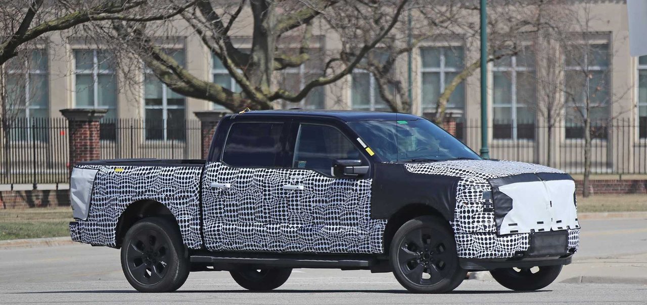 F-150: 1º elétrico da Ford aparece 'camuflado' em novas imagens