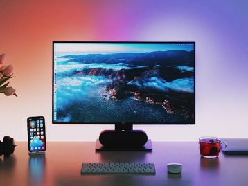 Monitor curvo ou monitor plano: qual devo escolher?