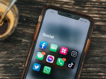 Instagram vai usar WhatsApp para aprovar logins no futuro