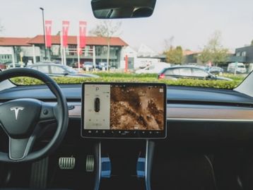 Tesla acata China e guarda dados no país por medo de espionagem
