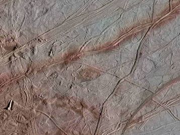 Europa, lua de Júpiter, pode ter vulcões submersos ativos
