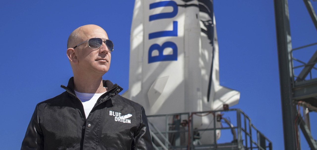 Jeff Bezos vai ao espaço no 1º voo tripulado da Blue Origin