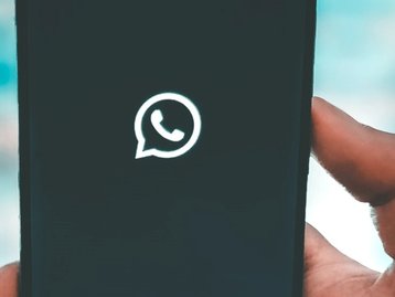 WhatsApp testa método de verificação de número por chamada