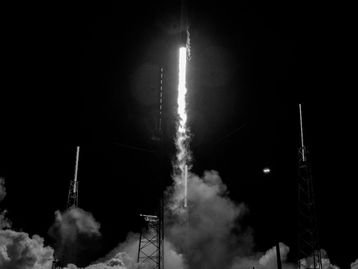 Foguete Falcon 9, da SpaceX, lança Missão GPS-III com sucesso 