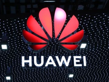 EUA ampliam restrições contra aparelhos da Huawei e ZTE