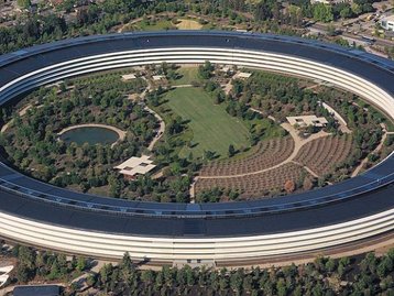 Apple anuncia modelo de trabalho híbrido e preocupa funcionários