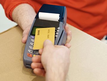 Holanda investiga falta de competição em apps de pagamento via NFC