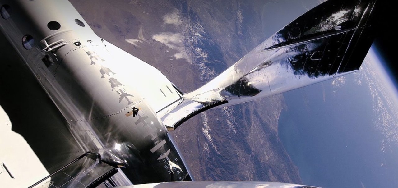 Elon Musk compra passagem para viagem espacial na Virgin Galactic