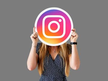 Instagram estuda ativar compartilhamento de Stories por figurinha