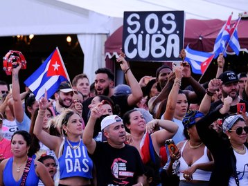 Biden analisa como EUA podem ajudar a restaurar internet em Cuba