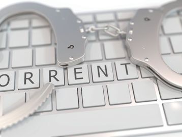 Posso ser preso por baixar filme pirata via torrent?