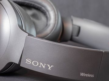 Sony volta ao Brasil com fones de ouvido em parceria com Multilaser