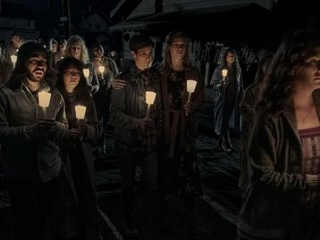Midnight Mass: série de terror da Netflix ganha data de estreia e trailer