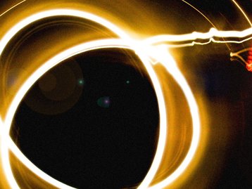 Cientistas usam teoria de Einstein para produzir matéria a partir da luz