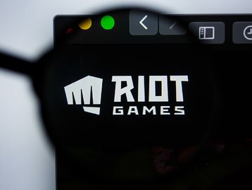 Riot Games é acusada de tentar calar funcionários que sofreram assédio