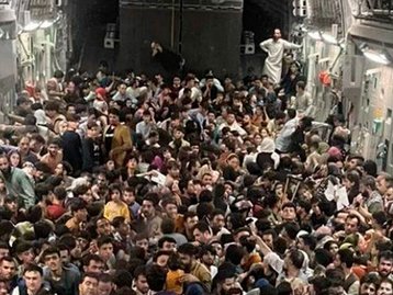 Afegãos apagam redes sociais com medo de perseguição do Talibã