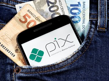 Novo golpe via SMS usa o PIX para roubar usuários