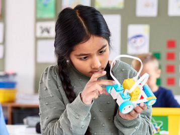 Lego lança linha educativa Spike Essentials para ensino de ciência