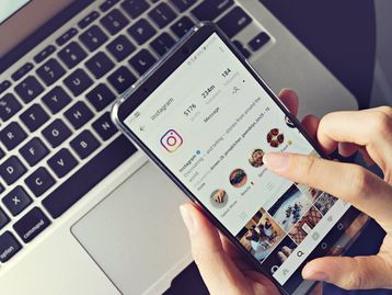 Instagram vai trocar o 'arrastar para cima' por figurinha com link