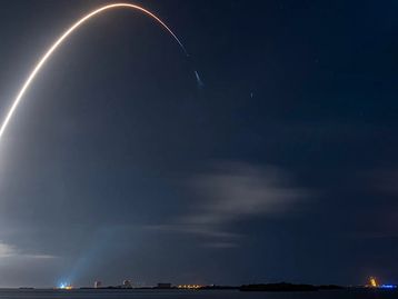 SpaceX: Dragon chega à ISS com formigas, abacates e braço robótico