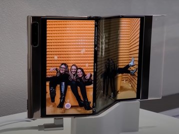Samsung mostra nova tela 'multidobrável' para celulares