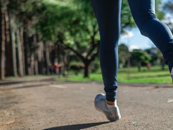 6 opções de fones de ouvido sem fio para praticar esportes