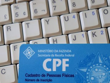Site expõe 109 milhões de CPFs, CNPJs, placas de veículos e mais