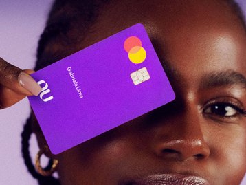 Nubank é criticado por bancos sobre a cobrança de juros e rebate