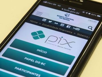PIX: Banco Central aprova limite em transações bancárias à noite