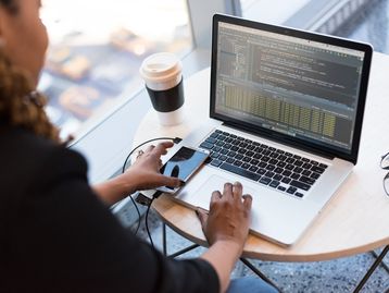 Intel e PrograMaria promovem evento sobre diversidade na tecnologia