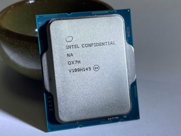 Vazamento mostra chip Intel Alder Lake batendo Apple M1 Max