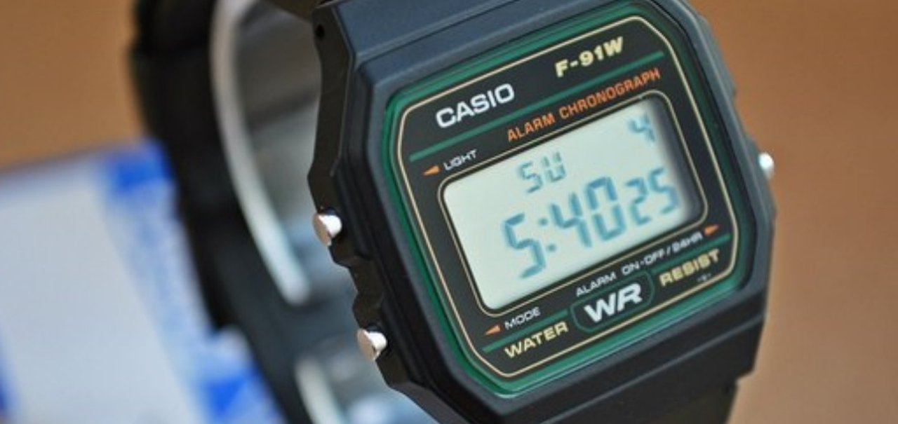 Relógio Casio F-91W ganha sensores e USB em projeto inovador