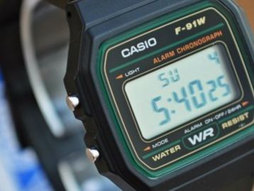 Relógio Casio F-91W ganha sensores e USB em projeto inovador