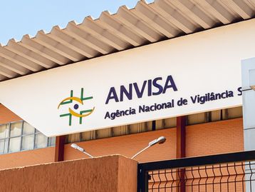 Anvisa: diretores recebem ameaça para não aprovarem vacina em crianças