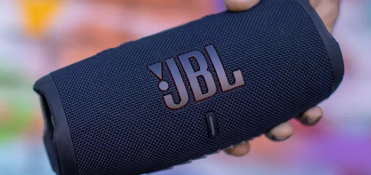 JBL Charge 5: caixa de som com powerbank embutido é lançada