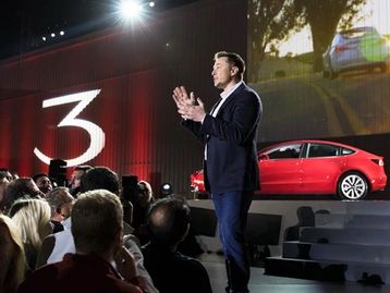 Ações da Tesla despencam após enquete de Musk no Twitter