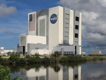 NASA adia novo desembarque de astronautas na Lua para 2025
