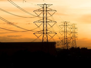 Conta de luz deve aumentar 21% no ano que vem, segundo a Aneel