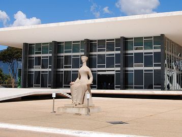 STF suspende portaria que impedia demissão de não vacinados 