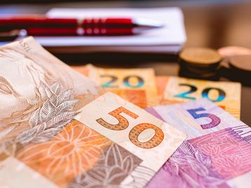 Auxílio Brasil: veja como consultar o benefício pelo celular