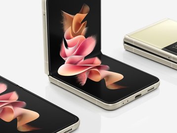 Galaxy Z Fold 3 e Flip 3 voltam a receber Android 12 com One UI 4