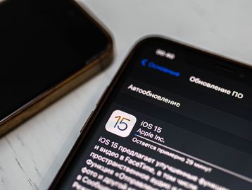 Apple impede downgrade no iPhone após iOS 15.2