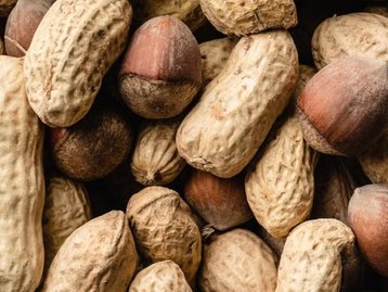 7 benefícios de consumir pasta de amendoim no dia a dia