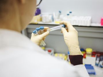 Covid-19: Fiocruz é autorizada a produzir vacina totalmente nacional