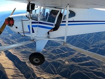 Youtuber é acusado de causar acidente de avião para gerar views