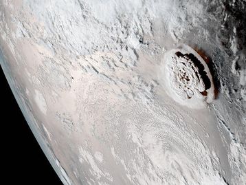 #AstroMiniBR: a erupção do vulcão em Tonga foi vista do espaço! 
